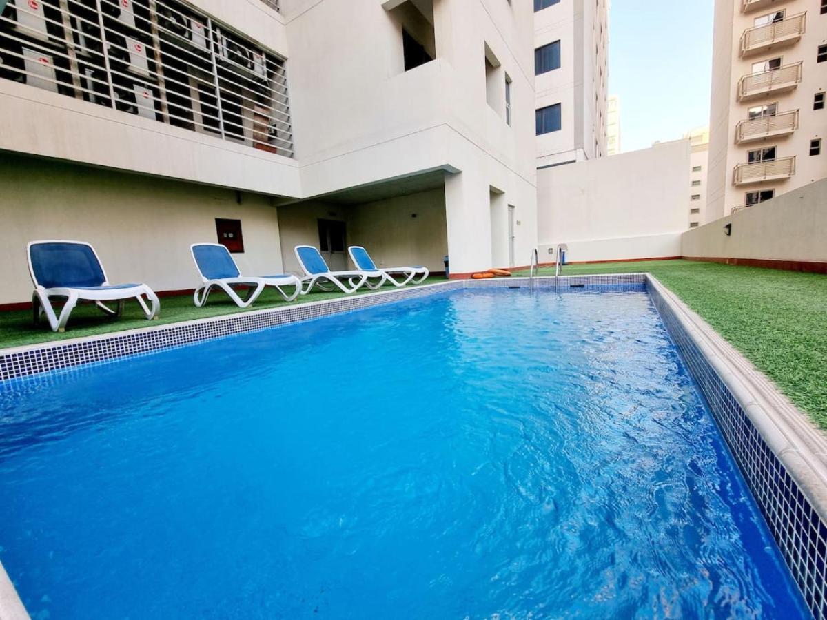 Modern One Bedroom In Juffair Manama Exterior photo