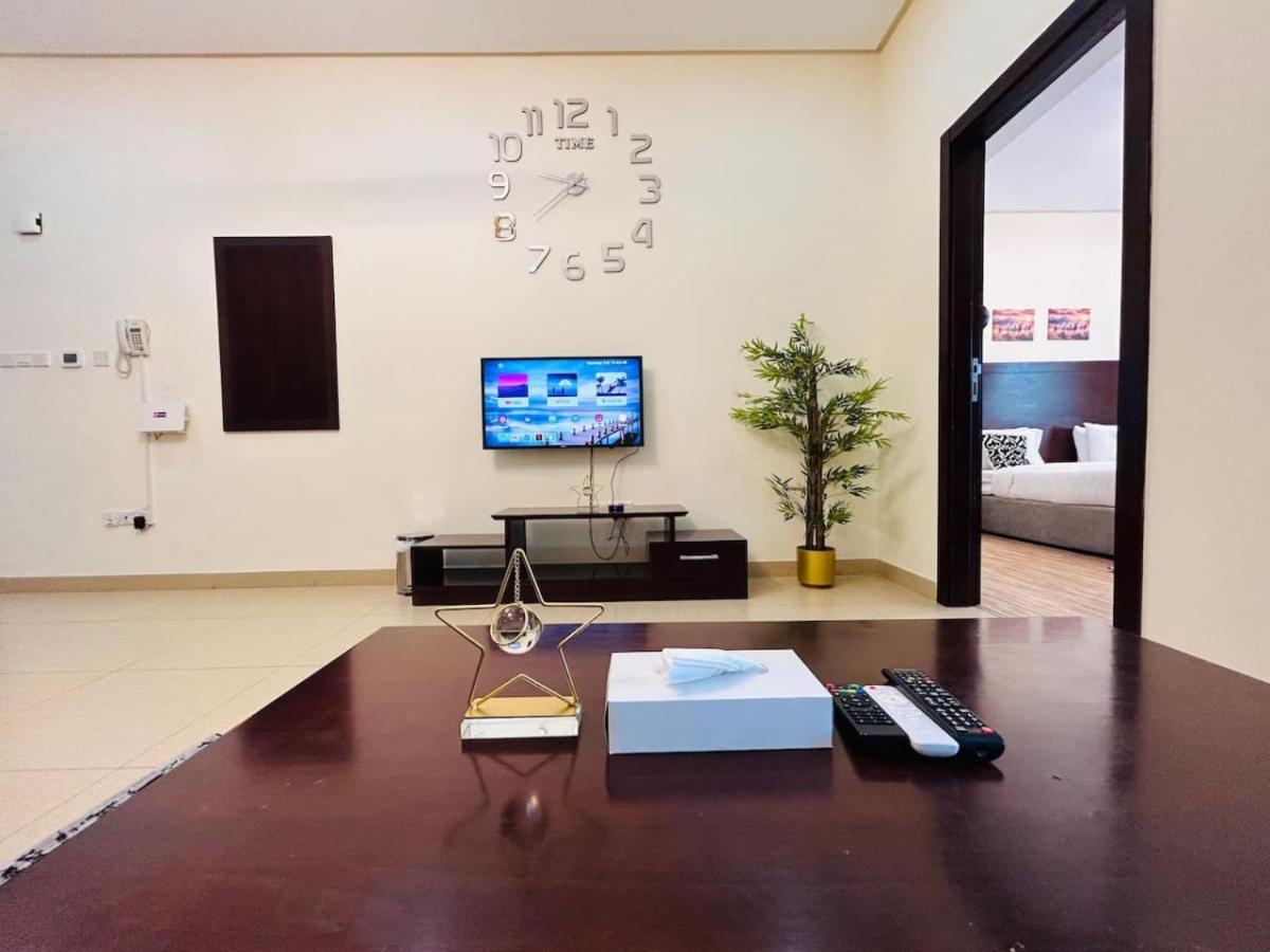 Modern One Bedroom In Juffair Manama Exterior photo